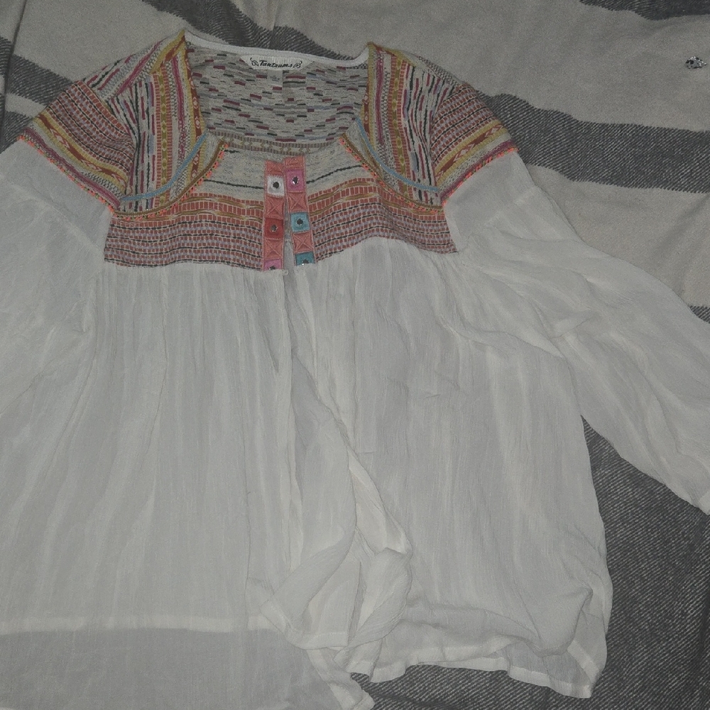 Tantrums White Blouse with Multicolor Embroidery